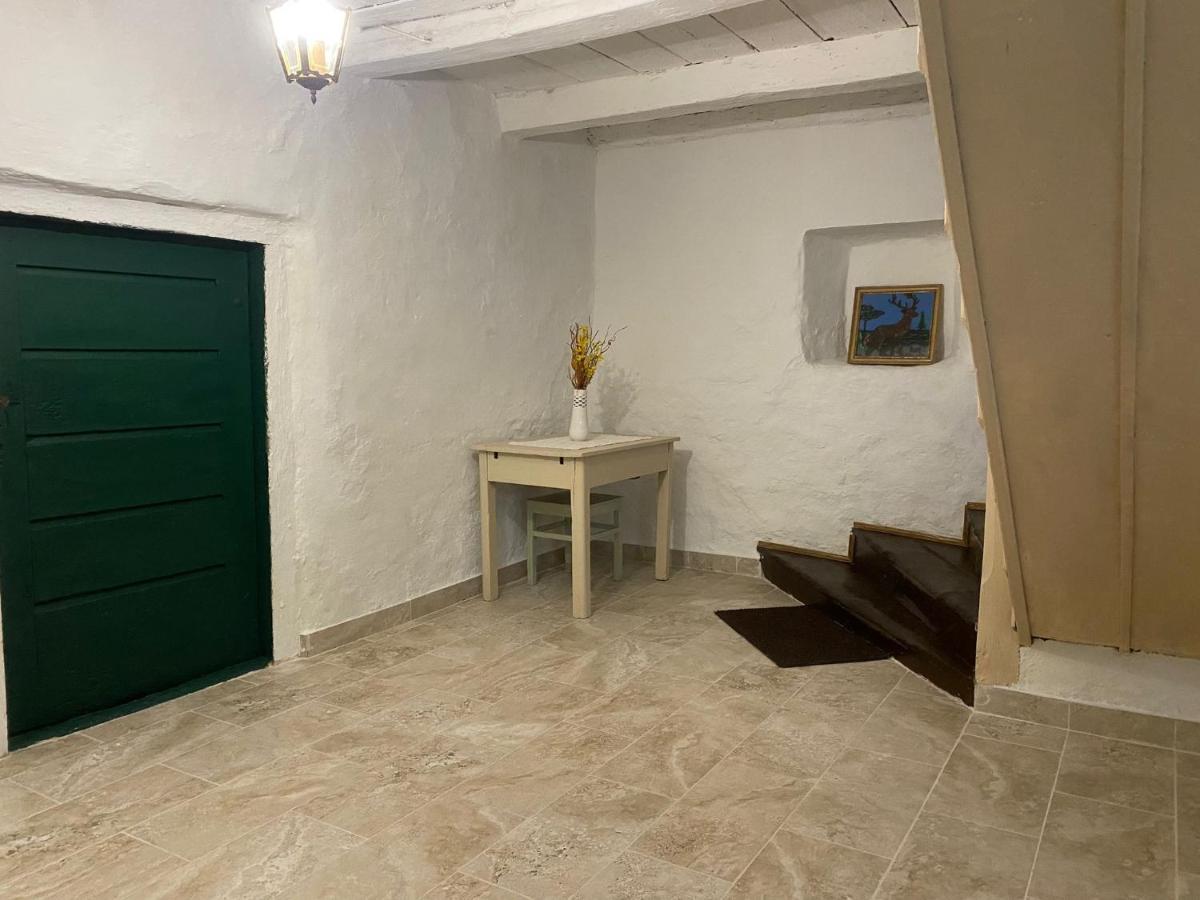 Cultural Monument House Vecchia Villa Otočac Buitenkant foto